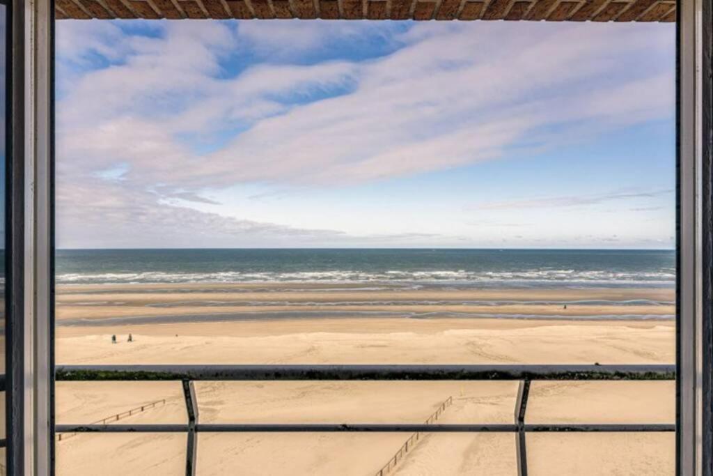 Appartment With Frontal Sea View With 3 Bedrooms Koksijde Exterior foto